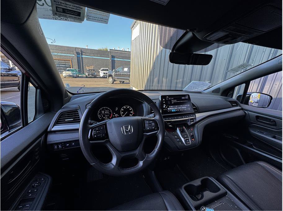 Used 2025 Honda Odyssey Sport-L image 3