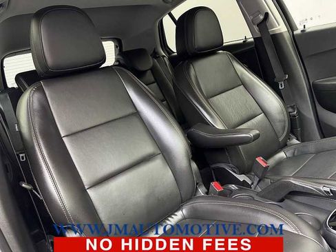 Used 2019 Chevrolet Trax Premier AWD/4WD image 21