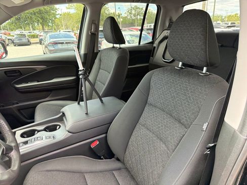 Used 2025 Honda Ridgeline Sport image 21