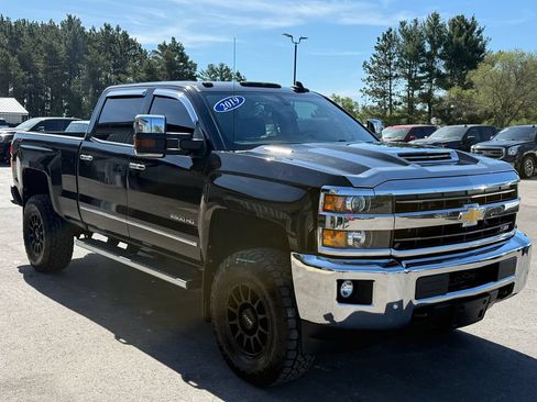 Used 2019 Chevrolet Silverado 2500 LTZ w/ LTZ Plus Package AWD/4WD image 8