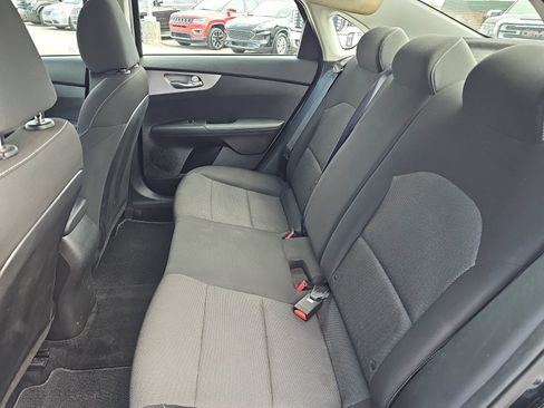 Used 2022 Kia Forte LXS w/ LXS Technology Package FWD image 22