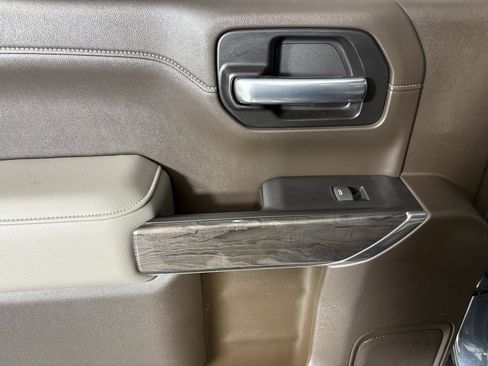 Used 2020 Chevrolet Silverado 1500 LTZ w/ LTZ Premium Package image 38