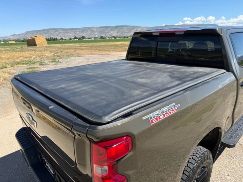 Used 2023 Chevrolet Silverado 1500 LT Trail Boss w/ Convenience Package II AWD/4WD image 13