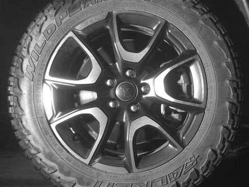 Used 2025 Jeep Compass Trailhawk AWD/4WD image 13