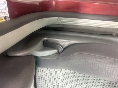 Used 2006 Ford Focus ZX4 image 10