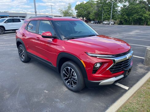 New 2026 Chevrolet TrailBlazer LT w/ Driver Confidence Package AWD/4WD image 3