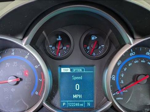 Used 2015 Chevrolet Cruze LT w/ Technology Package FWD image 11