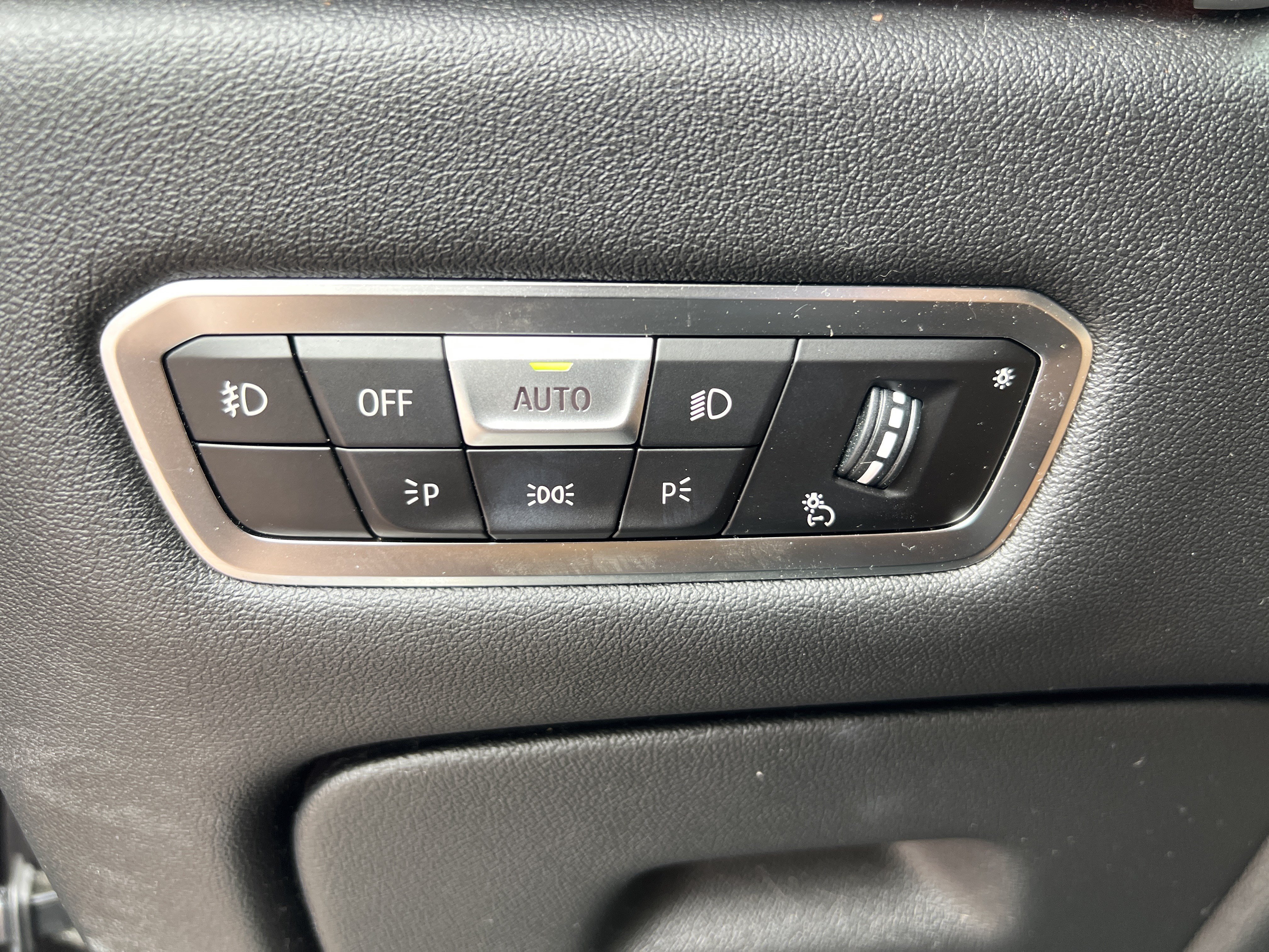 Used 2020 BMW X7 xDrive40i w/ Premium Package AWD/4WD image 38