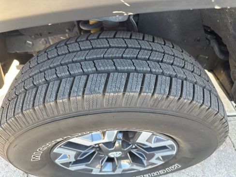 Used 2018 Toyota Tacoma TRD Off-Road w/ TRD Premium Off Road Package RWD image 34