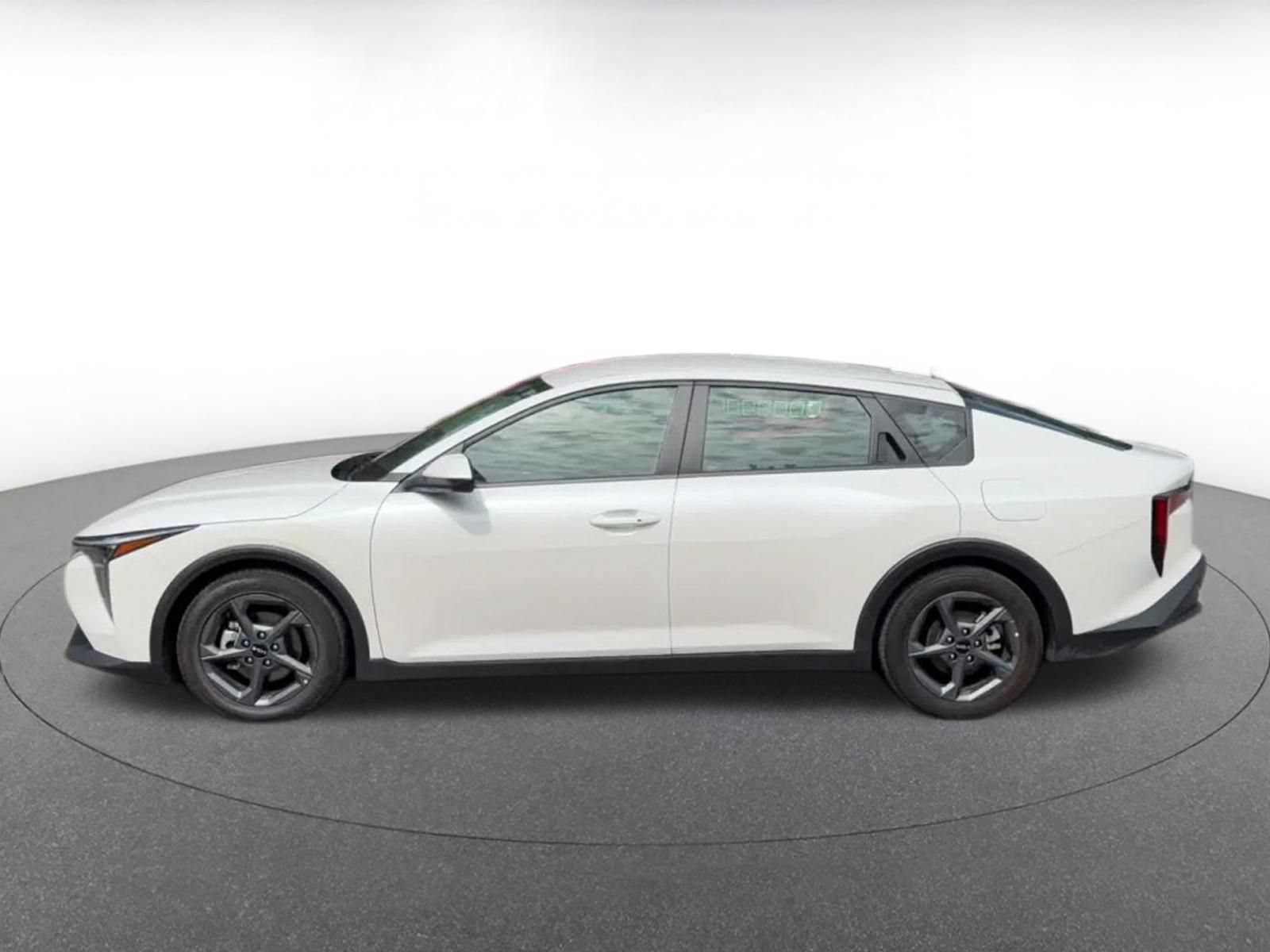 Used 2025 Kia K4 FWD image 9