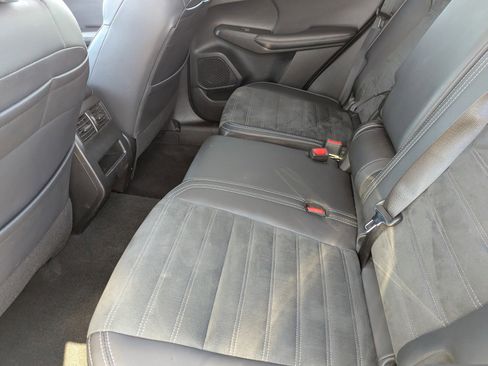 Used 2024 Mitsubishi Outlander SE image 29