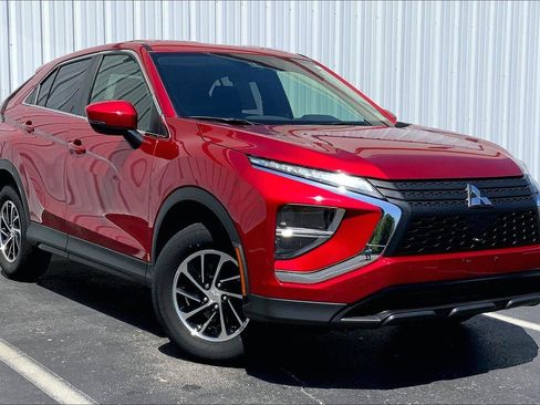 Used 2022 Mitsubishi Eclipse Cross ES AWD/4WD image 2