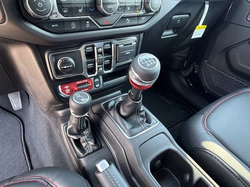 New 2026 Jeep Wrangler Unlimited Rubicon AWD/4WD image 26