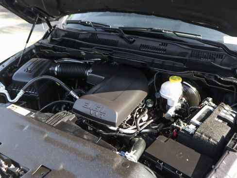Used 2024 RAM 1500 Warlock AWD/4WD image 12