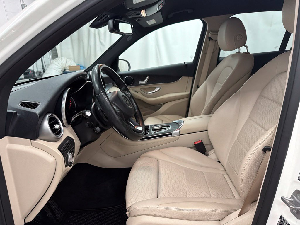 Used 2018 Mercedes-Benz GLC 300 4MATIC image 12