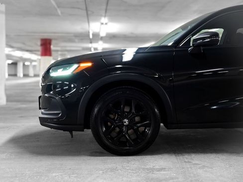 Used 2023 Honda HR-V Sport image 14