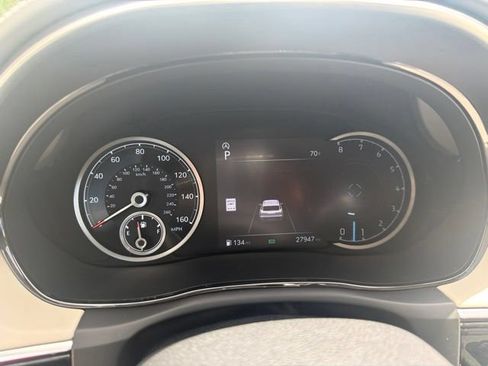 Used 2025 Genesis GV70 3.5T Sport w/ Sport Advanced Package AWD/4WD image 20