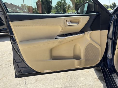 Used 2017 Toyota Camry XLE FWD image 13