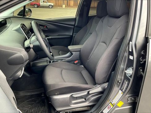 Used 2021 Toyota Prius L Eco image 27