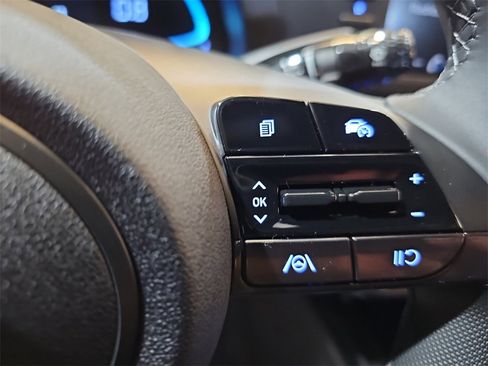 New 2025 Hyundai Elantra Sport image 17