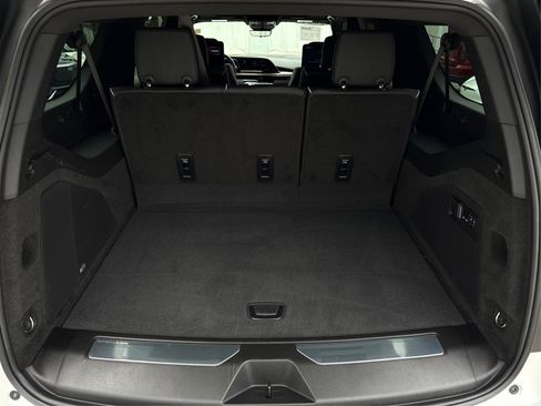 Certified 2024 Cadillac Escalade ESV Premium Luxury image 12
