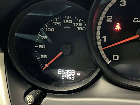 Used 2017 Porsche Macan Turbo image 12