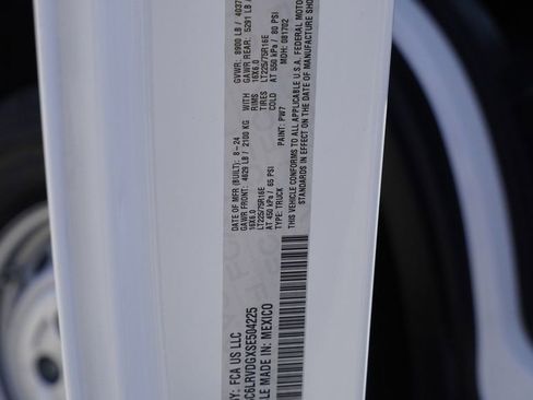 Used 2025 RAM ProMaster 2500 w/ Convenience Group FWD image 34