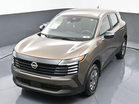 Used 2025 Nissan Kicks S image 40