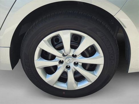 Certified 2025 Toyota Corolla LE image 9