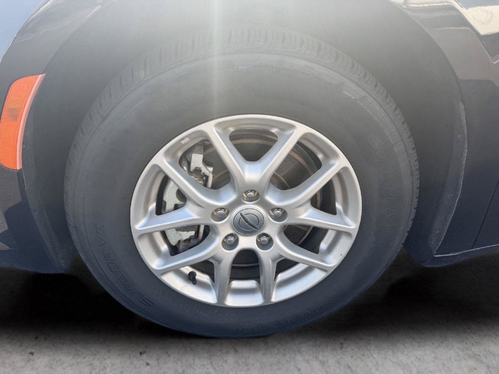 Used 2024 Chrysler Pacifica Touring-L FWD image 9