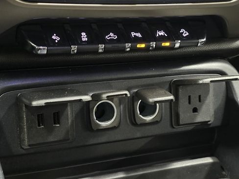 Used 2018 GMC Sierra 1500 Denali image 32