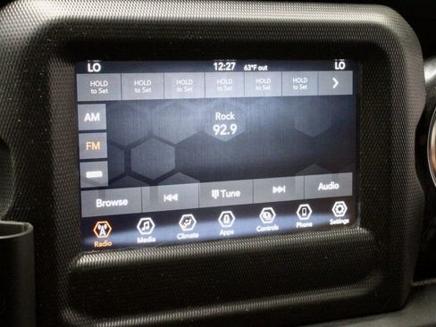 Used 2021 Jeep Wrangler Unlimited Sahara image 3