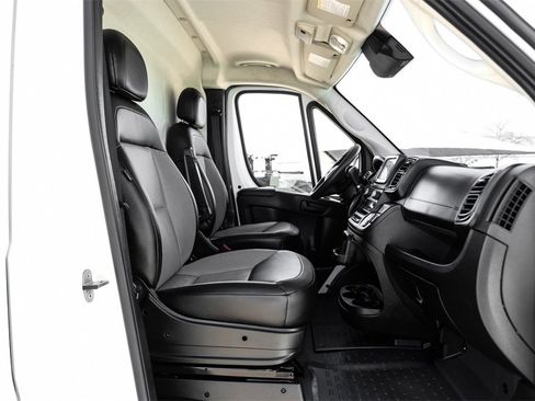 Used 2023 RAM ProMaster 2500 image 32