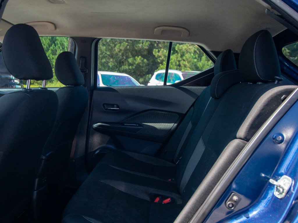 Used 2020 Nissan Kicks SV FWD image 9