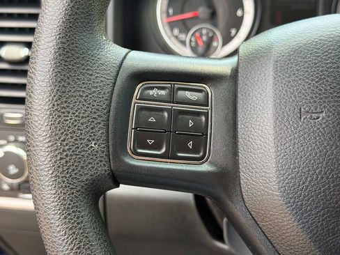 Used 2015 RAM 1500 Express RWD image 27