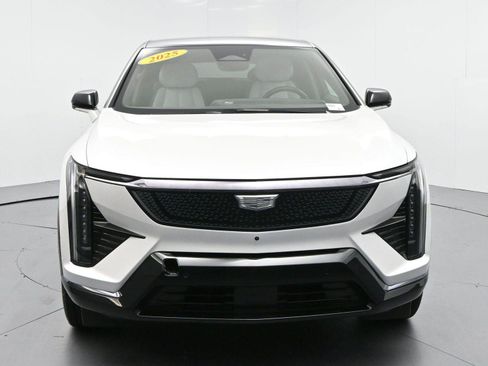 Certified 2025 Cadillac Optiq Sport 1 AWD/4WD image 2