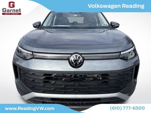 New 2025 Volkswagen Tiguan SE image 8