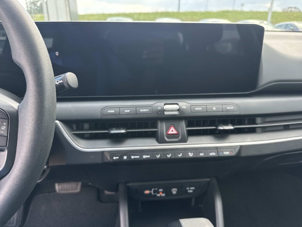 Used 2025 Kia K4 FWD image 32