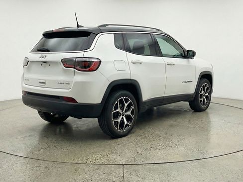 Used 2025 Jeep Compass Limited image 9