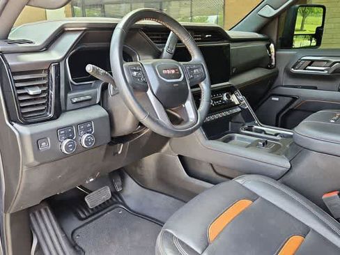 Used 2024 GMC Sierra 2500 AT4 w/ AT4 Premium Plus Package AWD/4WD image 19