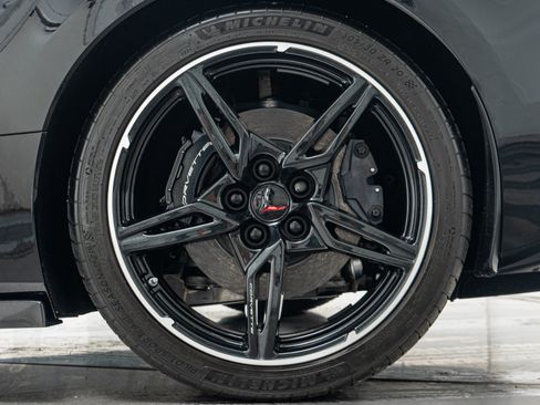 Used 2025 Chevrolet Corvette Stingray Preferred Conv w/ Chrome Exterior Badge Package RWD image 11