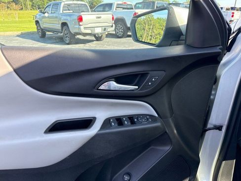 Used 2022 Chevrolet Equinox LT image 23