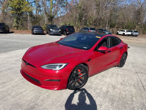 Used 2021 Tesla Model S Plaid image 4