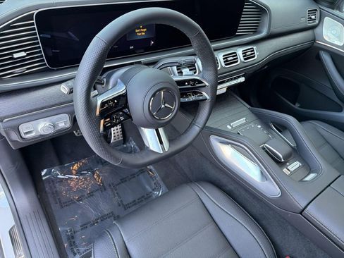 New 2026 Mercedes-Benz GLS 580 4MATIC image 4