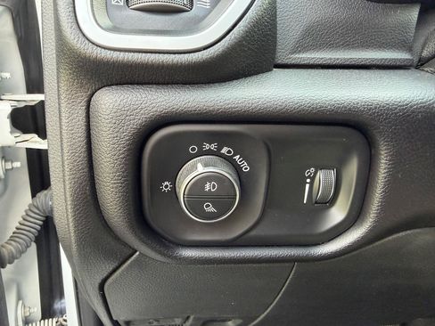 Used 2022 RAM 2500 Big Horn w/ Level C Equiment Group AWD/4WD image 24
