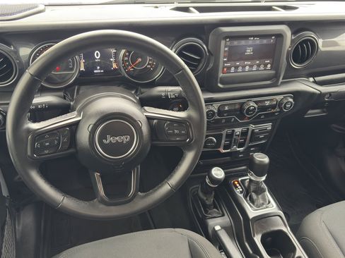 Certified 2022 Jeep Gladiator Sport image 11