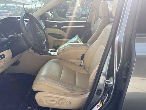 Used 2015 Toyota Highlander XLE FWD image 8