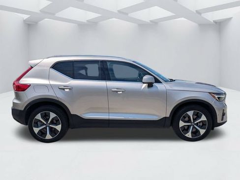 Certified 2024 Volvo XC40 B5 Plus AWD/4WD image 3