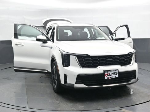 Used 2025 Kia Sorento EX AWD/4WD image 47