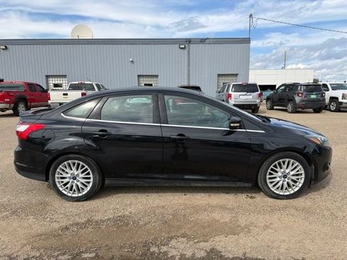 Used 2014 Ford Focus Titanium FWD image 2